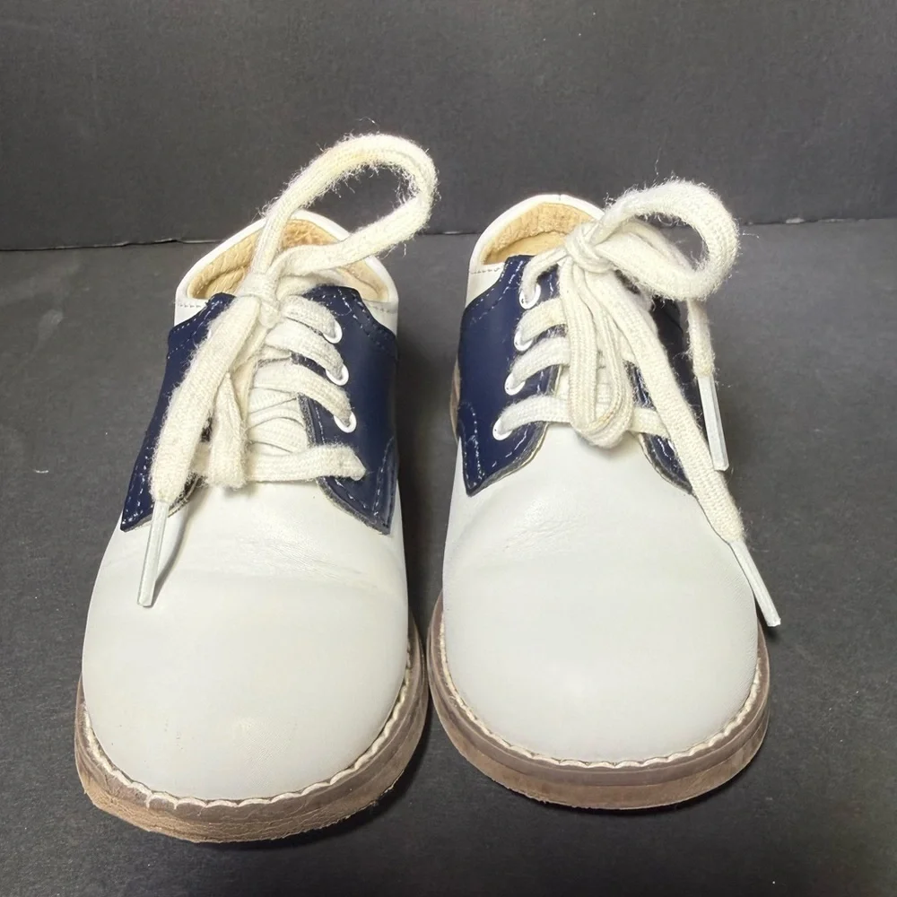 Footmates Classic White and Navy “Cheer” Kids Saddle Shoes toddler size 7.5